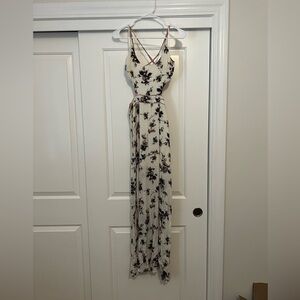 Super cute Honey Punch dress originally purchased from Buckle. Size Small.